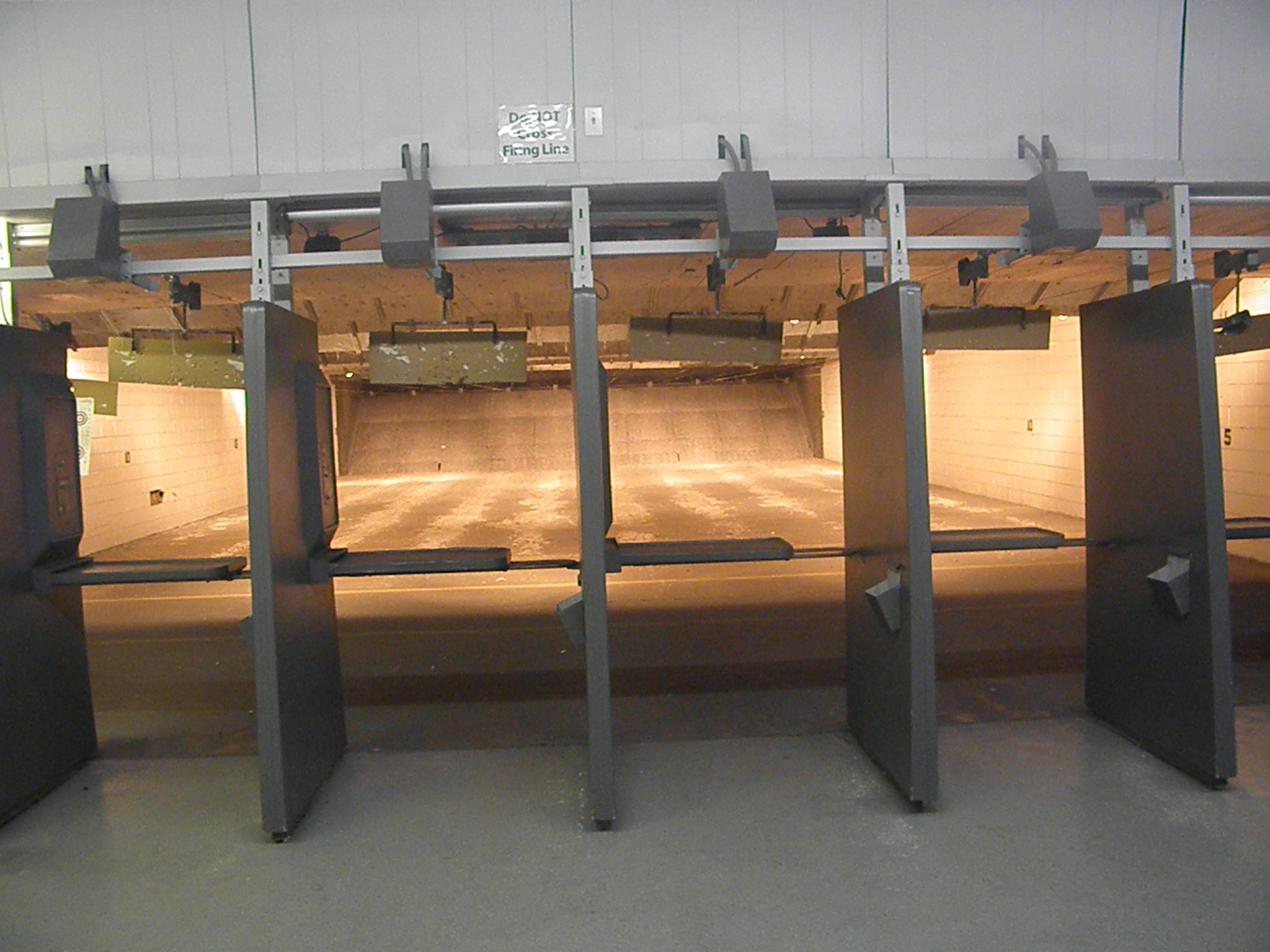 Pistol Range Gallery | SportsmansLodgeUSA.com